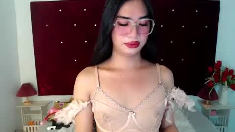 Snapshot of satiable_sashax chatting on October 9, 5:44 pm Sasha online show from October 9, 5:44 pm