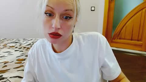 Satinqueen90 online show from September 10, 11:10 am