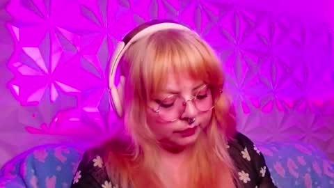 Gina George online show from September 30, 3:00 am