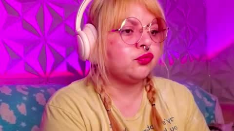 Gina George online show from October 7, 11:57 pm