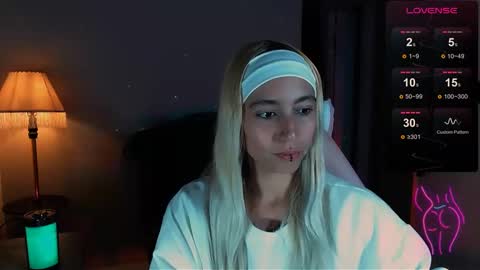 I AM JENN  online show from December 27, 12:07 am