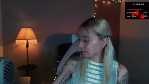 I AM JENN  online show from January 17, 2:50 am