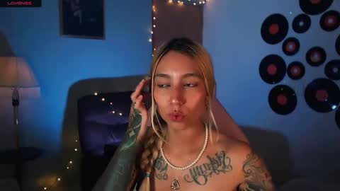 I AM JENN  online show from February 21, 5:02 am