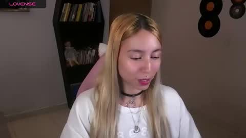 I AM JENN  online show from October 17, 4:26 am