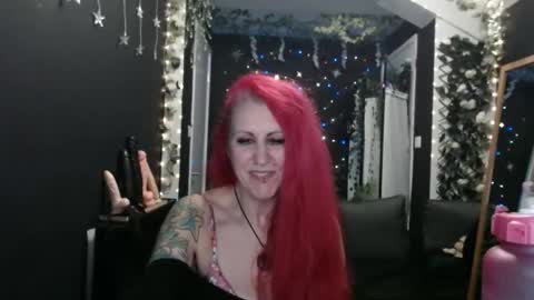 Snapshot of saucysky chatting on January 18, 3:31 am SaucySky online show from January 18, 3:31 am