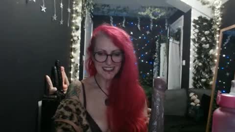 Snapshot of saucysky chatting on January 19, 11:53 pm SaucySky online show from January 19, 11:53 pm