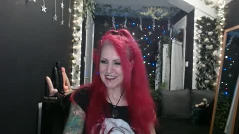 Snapshot of saucysky chatting on January 21, 10:51 pm SaucySky online show from January 21, 10:51 pm