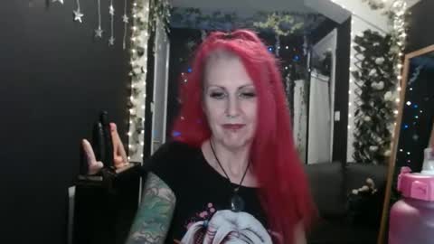 Snapshot of saucysky chatting on January 22, 1:53 am SaucySky online show from January 22, 1:53 am