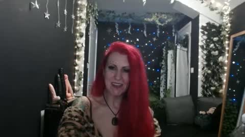 Snapshot of saucysky chatting on January 26, 1:20 am SaucySky online show from January 26, 1:20 am