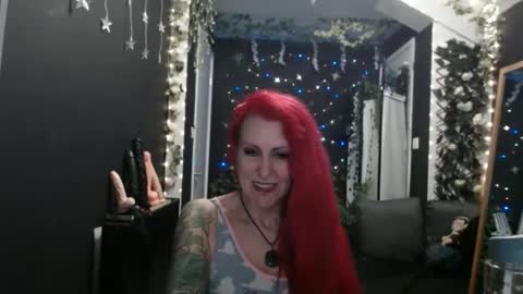 Snapshot of saucysky chatting on January 27, 1:05 am SaucySky online show from January 27, 1:05 am