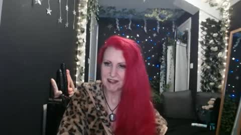 Snapshot of saucysky chatting on January 27, 10:06 pm SaucySky online show from January 27, 10:06 pm