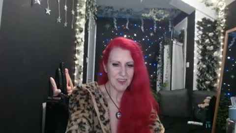 Snapshot of saucysky chatting on January 28, 1:08 am SaucySky online show from January 28, 1:08 am