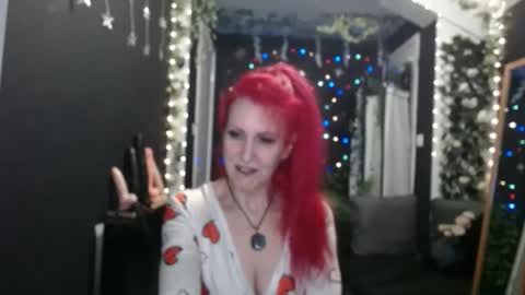 Snapshot of saucysky chatting on January 28, 11:17 pm SaucySky online show from January 28, 11:17 pm