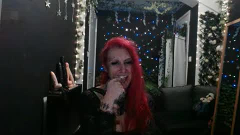 Snapshot of saucysky chatting on February 1, 3:19 am SaucySky online show from February 1, 3:19 am