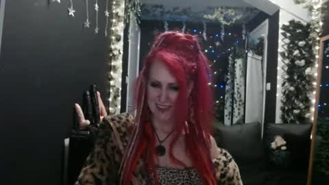 Snapshot of saucysky chatting on February 8, 12:28 am SaucySky online show from February 8, 12:28 am