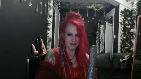 Snapshot of saucysky chatting on February 9, 7:16 am SaucySky online show from February 9, 7:16 am