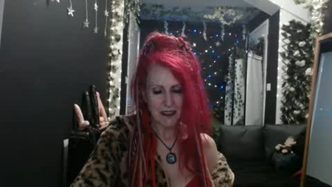 Snapshot of saucysky chatting on February 10, 11:02 pm SaucySky online show from February 10, 11:02 pm