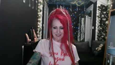 Snapshot of saucysky chatting on February 12, 12:05 am SaucySky online show from February 12, 12:05 am