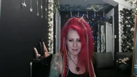 Snapshot of saucysky chatting on February 13, 1:40 am SaucySky online show from February 13, 1:40 am