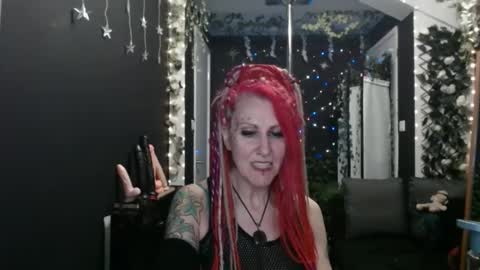 Snapshot of saucysky chatting on February 16, 1:03 am SaucySky online show from February 16, 1:03 am