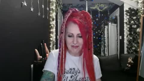 Snapshot of saucysky chatting on February 18, 1:10 am SaucySky online show from February 18, 1:10 am