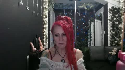 Snapshot of saucysky chatting on February 19, 1:08 am SaucySky online show from February 19, 1:08 am