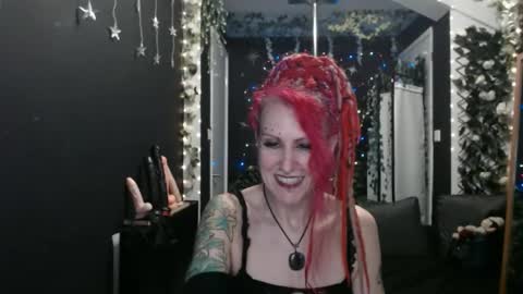 Snapshot of saucysky chatting on February 21, 11:54 pm SaucySky online show from February 21, 11:54 pm