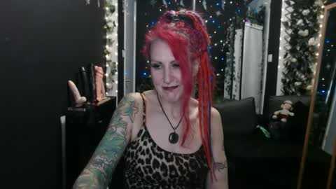 Snapshot of saucysky chatting on February 24, 10:47 pm SaucySky online show from February 24, 10:47 pm