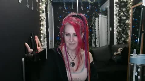 Snapshot of saucysky chatting on February 27, 1:48 am SaucySky online show from February 27, 1:48 am