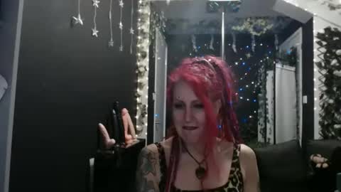 Snapshot of saucysky chatting on February 27, 9:58 pm SaucySky online show from February 27, 9:58 pm