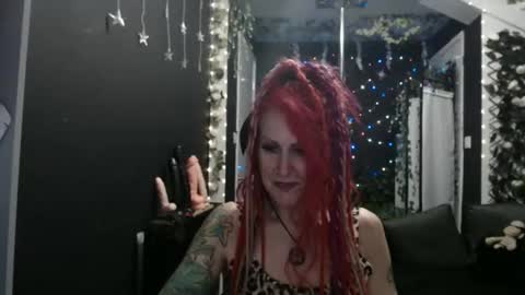 Snapshot of saucysky chatting on March 4, 10:38 pm SaucySky online show from March 4, 10:38 pm