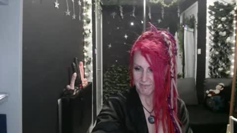 Snapshot of saucysky chatting on September 8, 9:25 pm SaucySky online show from September 8, 9:25 pm