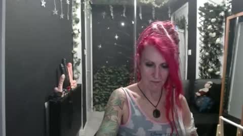 Snapshot of saucysky chatting on September 10, 9:26 pm SaucySky online show from September 10, 9:26 pm