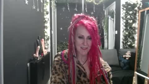 Snapshot of saucysky chatting on September 11, 11:05 pm SaucySky online show from September 11, 11:05 pm