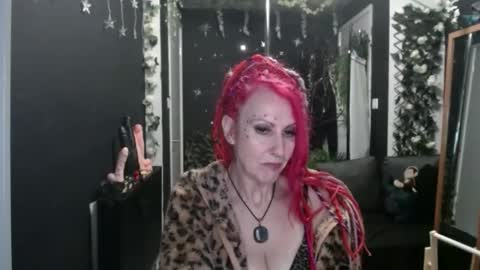 Snapshot of saucysky chatting on September 14, 12:21 am SaucySky online show from September 14, 12:21 am