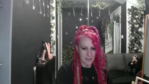 Snapshot of saucysky chatting on September 28, 7:14 am SaucySky online show from September 28, 7:14 am