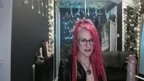 Snapshot of saucysky chatting on September 29, 9:08 pm SaucySky online show from September 29, 9:08 pm