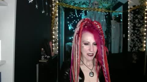 Snapshot of saucysky chatting on October 18, 7:36 pm SaucySky online show from October 18, 7:36 pm