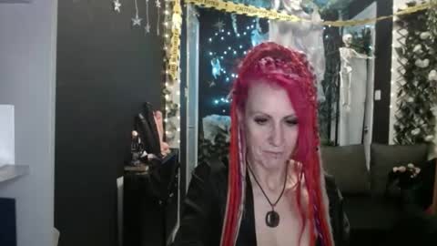 Snapshot of saucysky chatting on October 19, 8:31 pm SaucySky online show from October 19, 8:31 pm