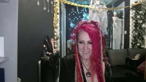 Snapshot of saucysky chatting on October 23, 10:41 pm SaucySky online show from October 23, 10:41 pm