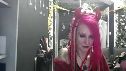 Snapshot of saucysky chatting on October 25, 7:52 pm SaucySky online show from October 25, 7:52 pm