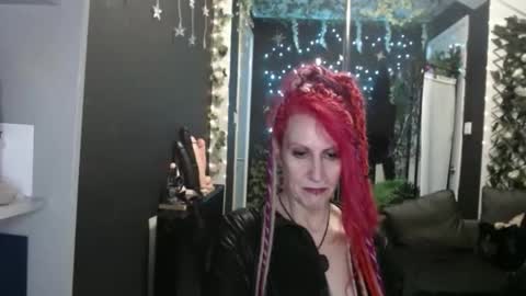 Snapshot of saucysky chatting on November 9, 7:56 pm SaucySky online show from November 9, 7:56 pm