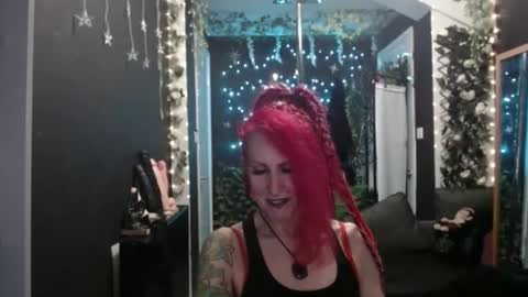 Snapshot of saucysky chatting on November 18, 10:14 pm SaucySky online show from November 18, 10:14 pm