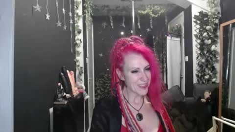 Snapshot of saucysky chatting on November 26, 9:54 am SaucySky online show from November 26, 9:54 am