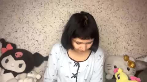 Elly online show from November 19, 9:09 am