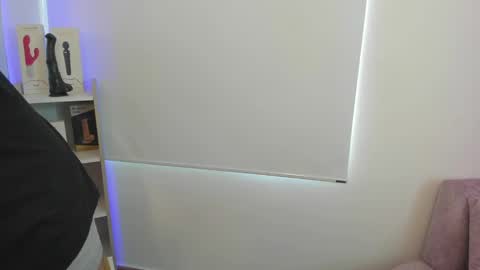 Snapshot of savagesweethearts chatting on January 13, 8:15 pm savagesweethearts online show from January 13, 8:15 pm