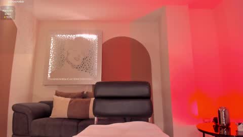 Snapshot of savannahstorm_ chatting on February 15, 10:21 pm S a v a n n a h online show from February 15, 10:21 pm