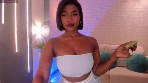 Snapshot of savannahstorm_ chatting on February 16, 1:16 pm S a v a n n a h online show from February 16, 1:16 pm