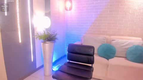 Snapshot of savannahstorm_ chatting on February 16, 10:32 pm S a v a n n a h online show from February 16, 10:32 pm