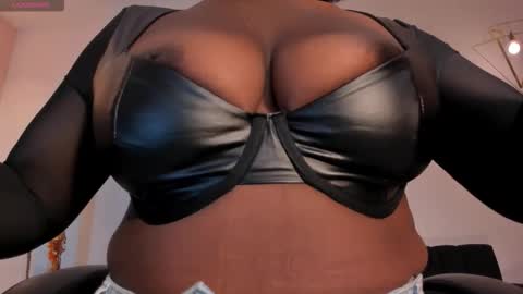 Snapshot of savannahstorm_ chatting on September 11, 1:44 pm S a v a n n a h online show from September 11, 1:44 pm